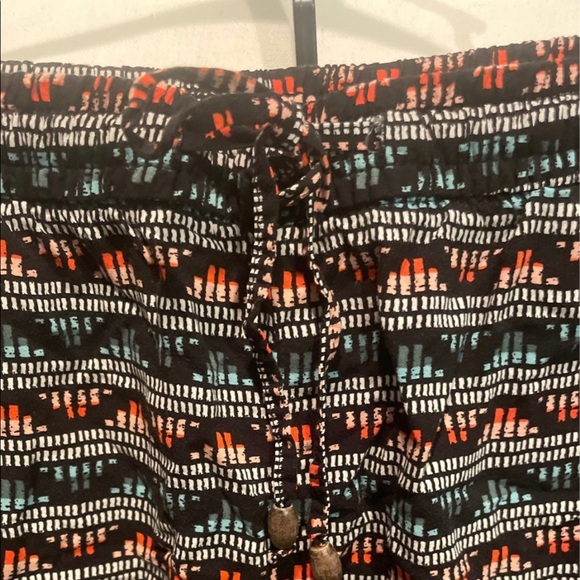 Old Navy Drawstring Shorts Size Large Gently Used Pristine condition Pockets - Picture 2 of 5